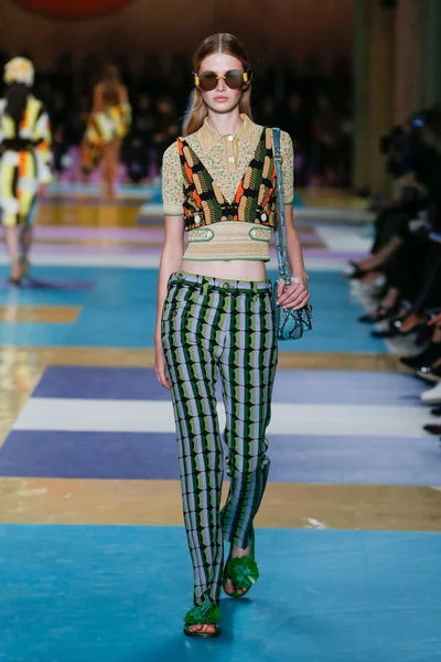 Look 39